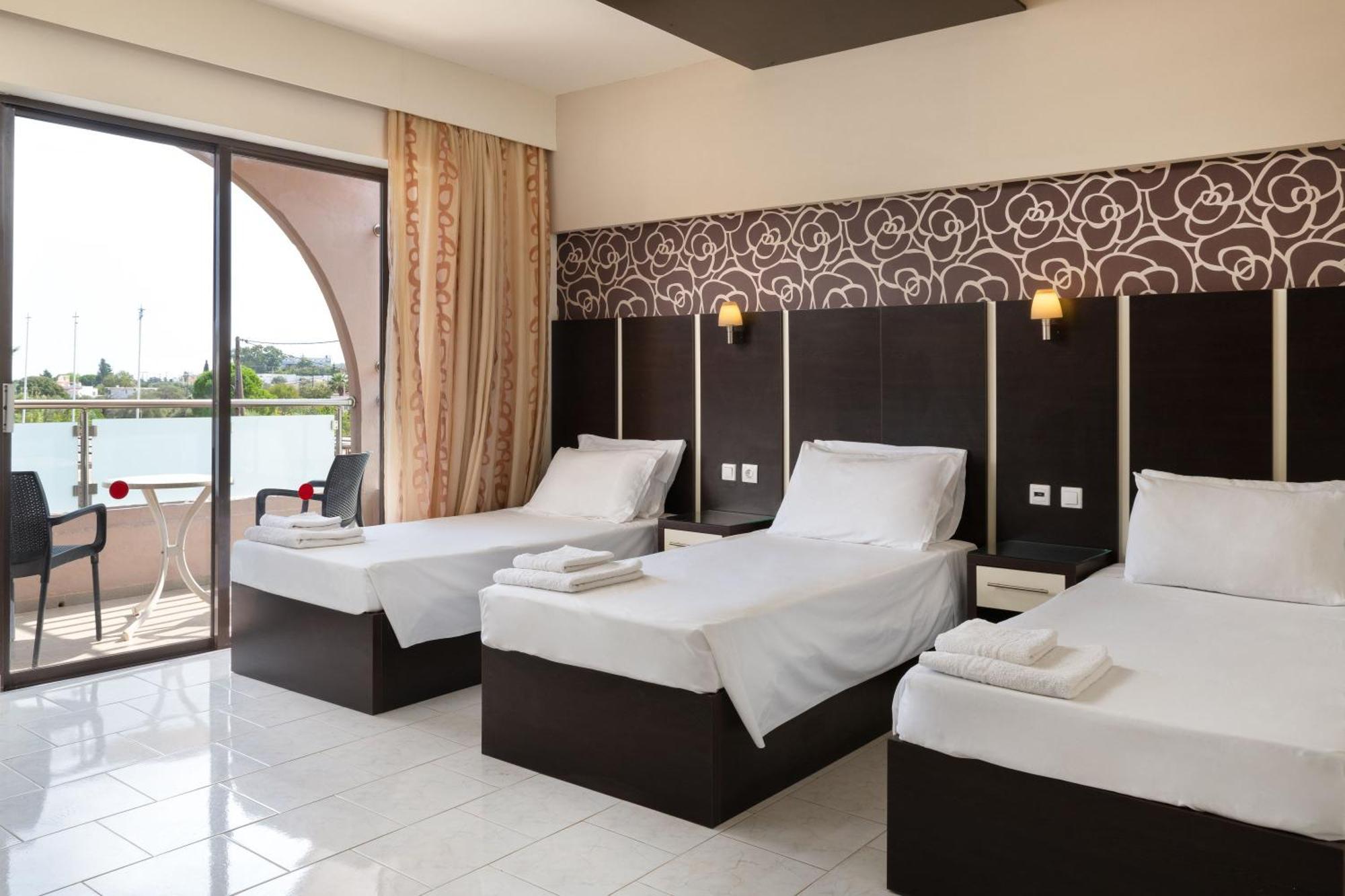 Rose Hotel Фалираки Екстериор снимка