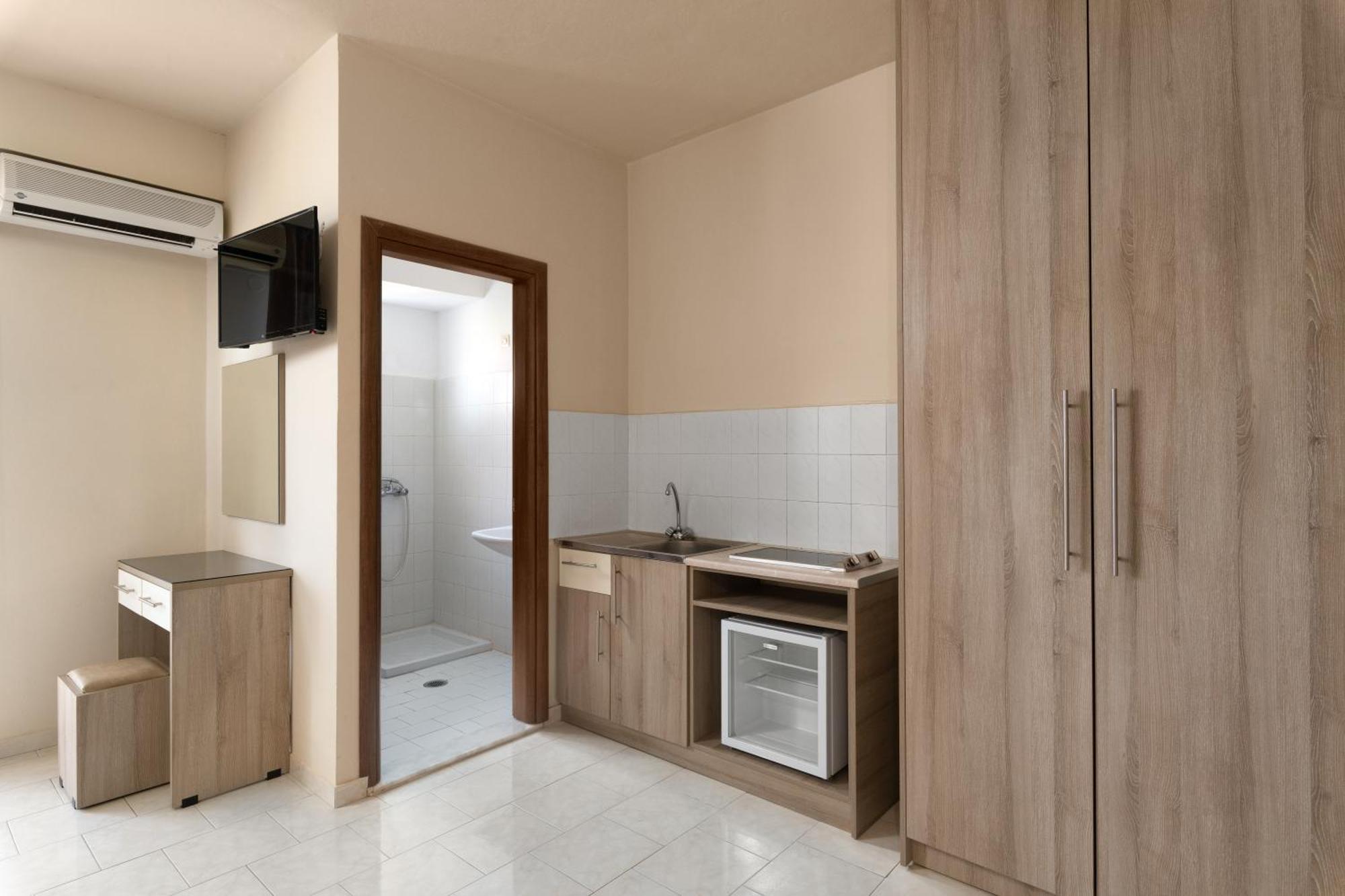 Rose Hotel Фалираки Екстериор снимка